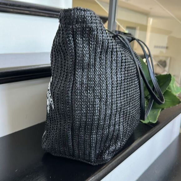 Vera Bradley, rare shoulder, tote, beach, palm tree, hounds, tooth, like new - Picture 8 of 13